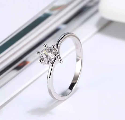 Anillo de Plata 925, con Zirconia