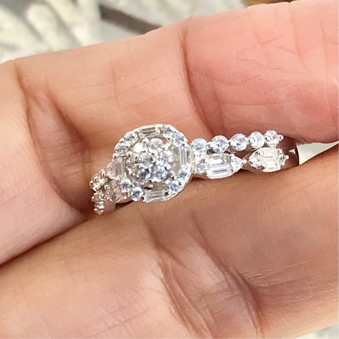 Anillo de Plata 925 con Zirconias