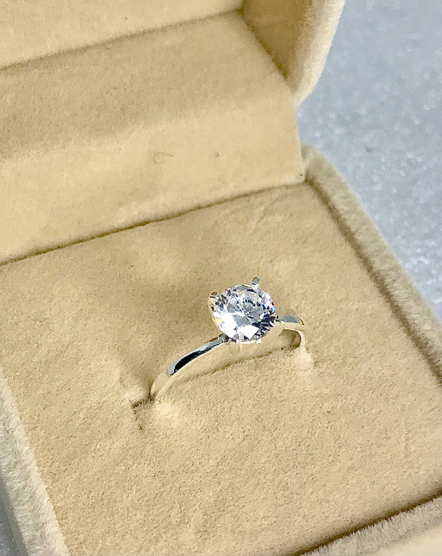 Anillo Solitario de Plata 925 con Zirconia