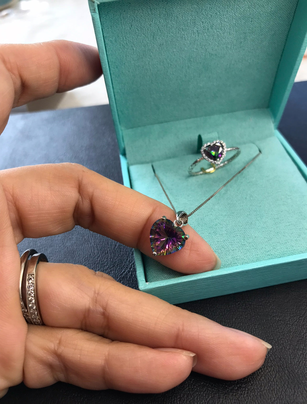 Dije con Cadena de Plata 925 y Topacio Místico modelo Corazón