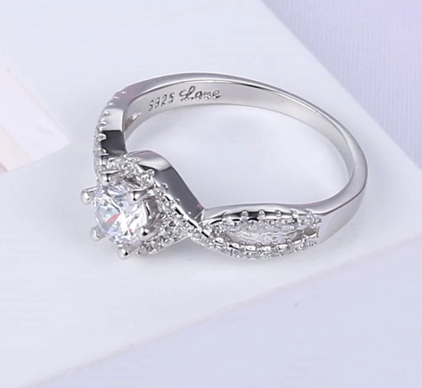 Anillo de Plata 925 con Zirconias modelo Infinito