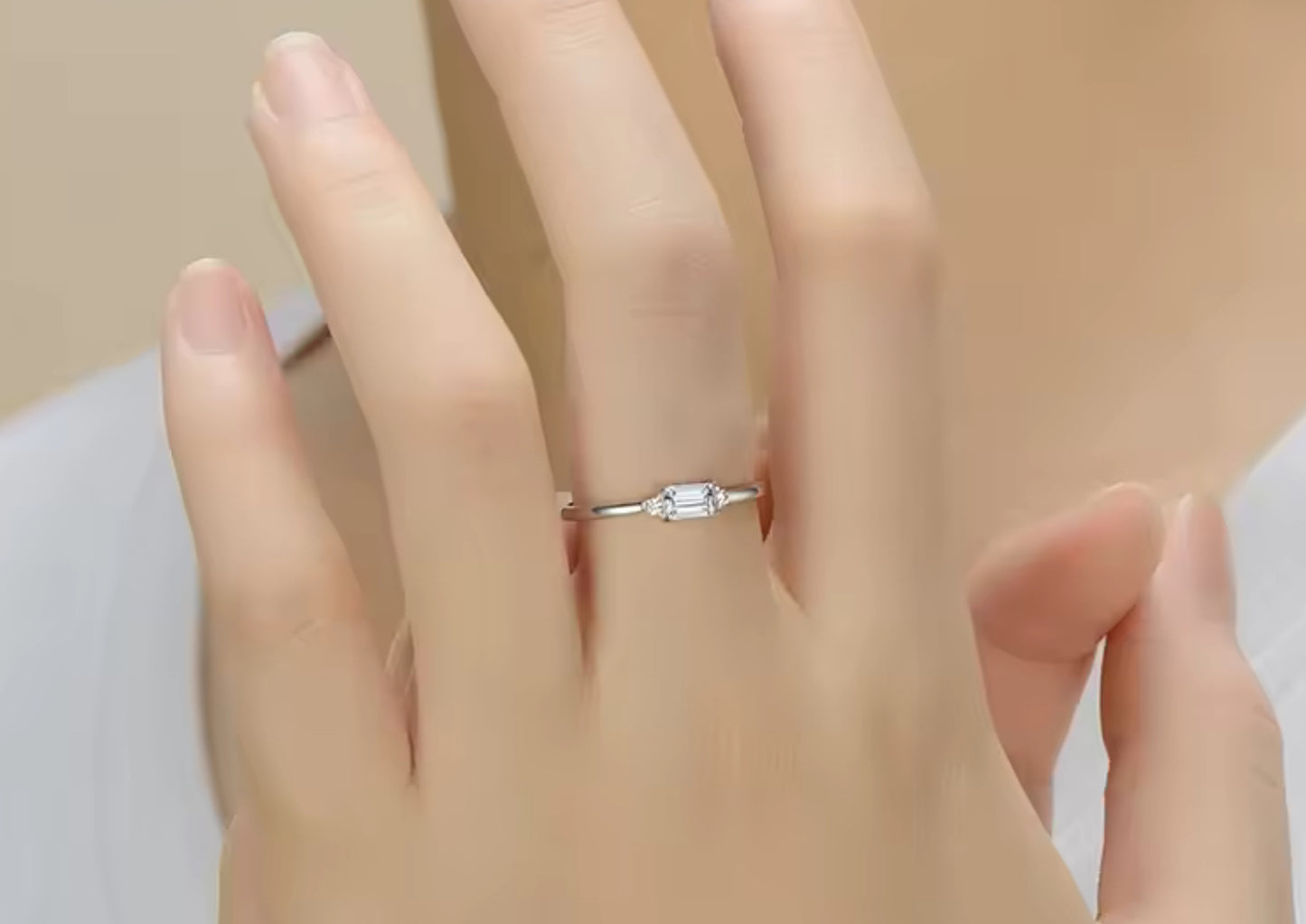 Anillo de Plata 925 con Zirconia Minimalista