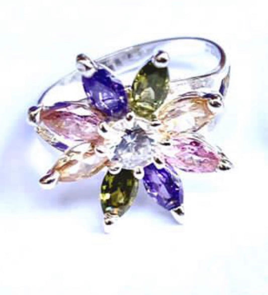 Anillo de Plata 925 con Zirconias modelo Flor