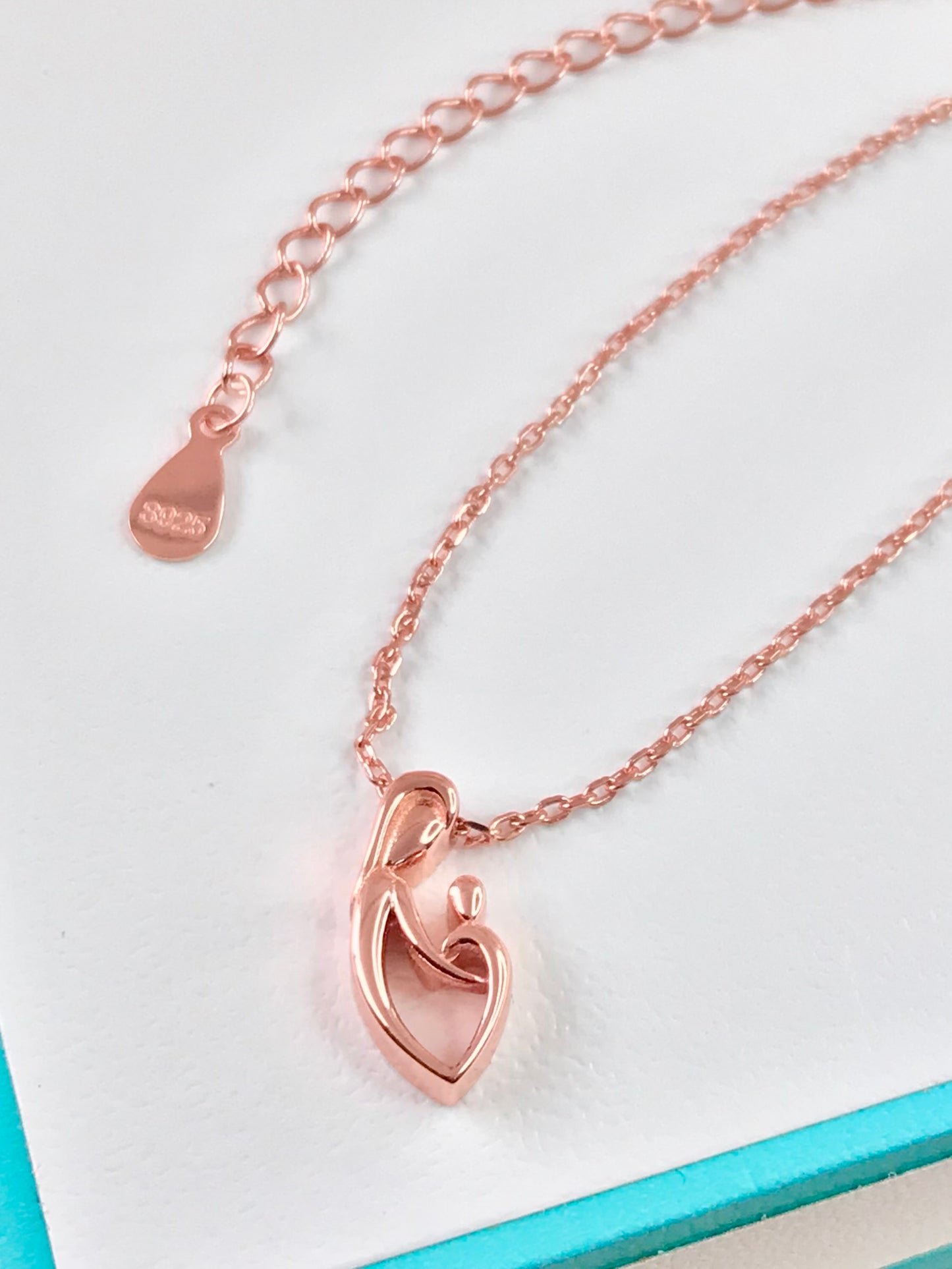 Dije y Cadena de Plata 925 con baño de Oro Rosa