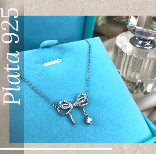 Collar de Plata 925 y Zirconias, modelo Moño