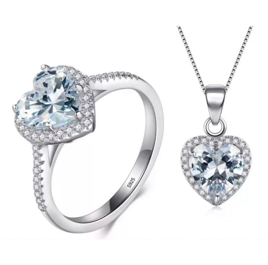 Cadena y Dije de Plata 925, con Zirconias, modelo Corazón