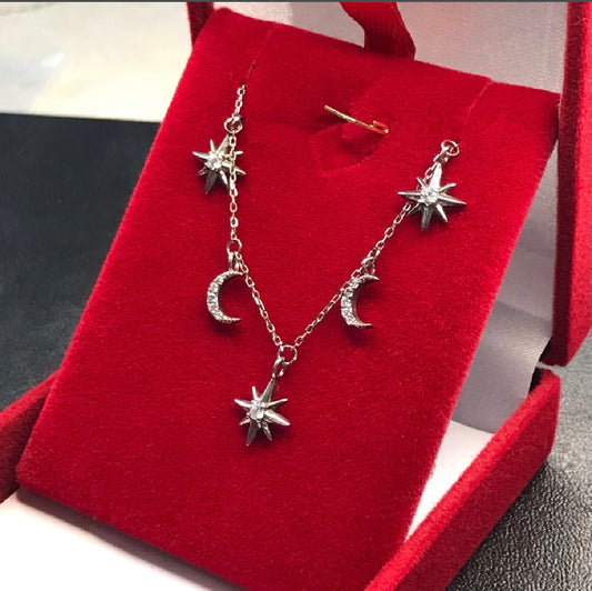 Gargantilla de Plata 925 bañada en Oro de 14k, modelo Luna y Estrellas