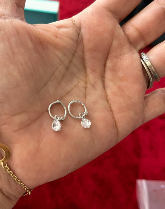 Aretes de Plata 925 con Zirconia modelo Minimalista