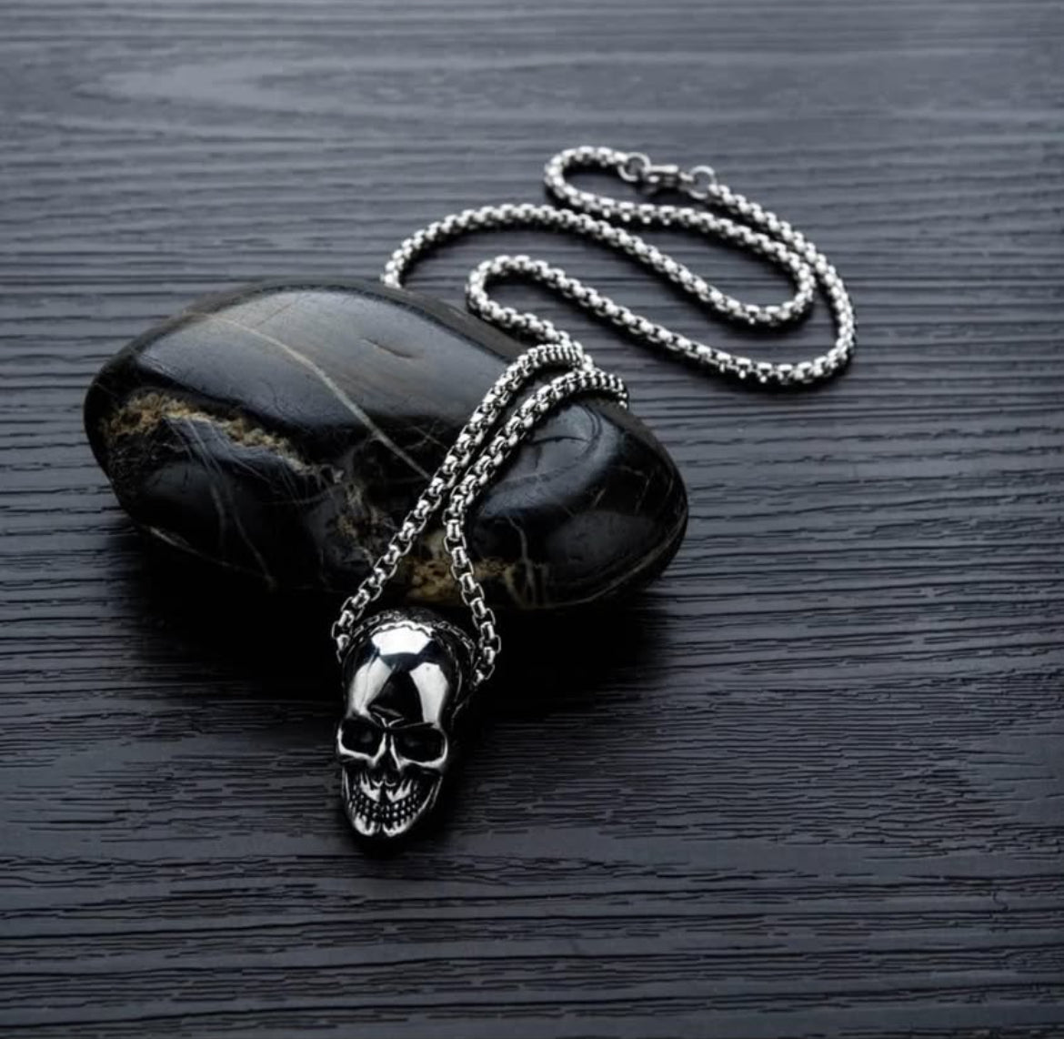 Cadena y Dije de Acero Inoxidable modelo Calaca