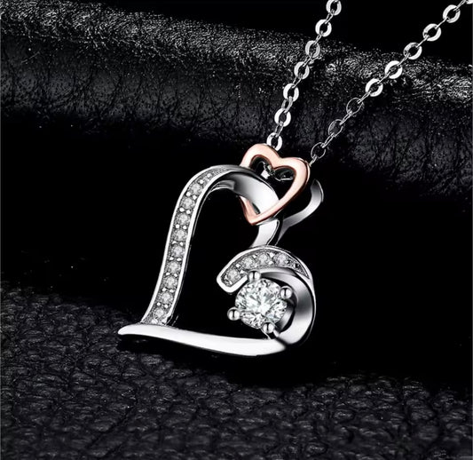 Dije de Plata 925 con Zirconias, modelo Corazón