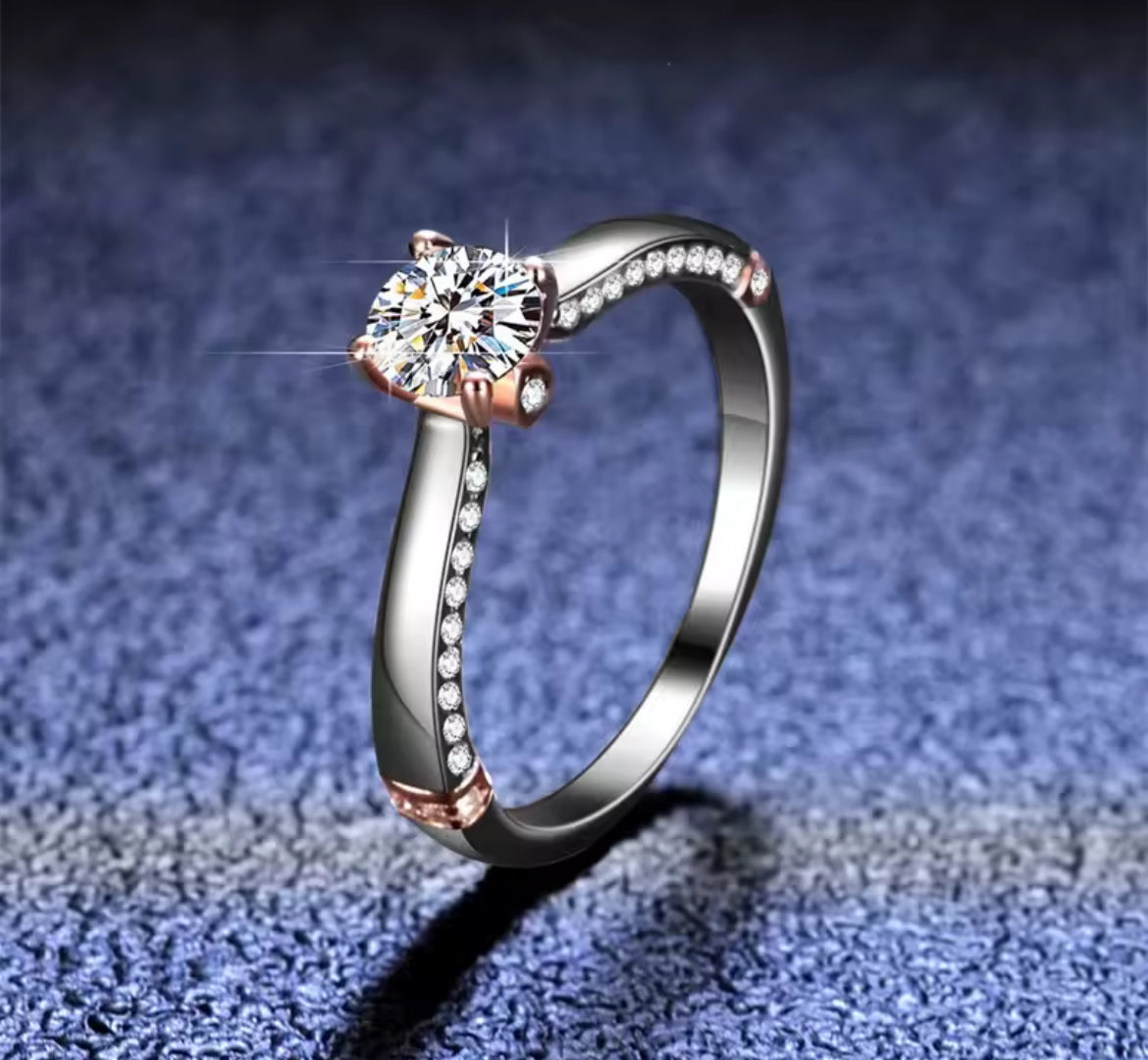 Anillo de Plata 925 con Moissanita Certificada y Zirconia