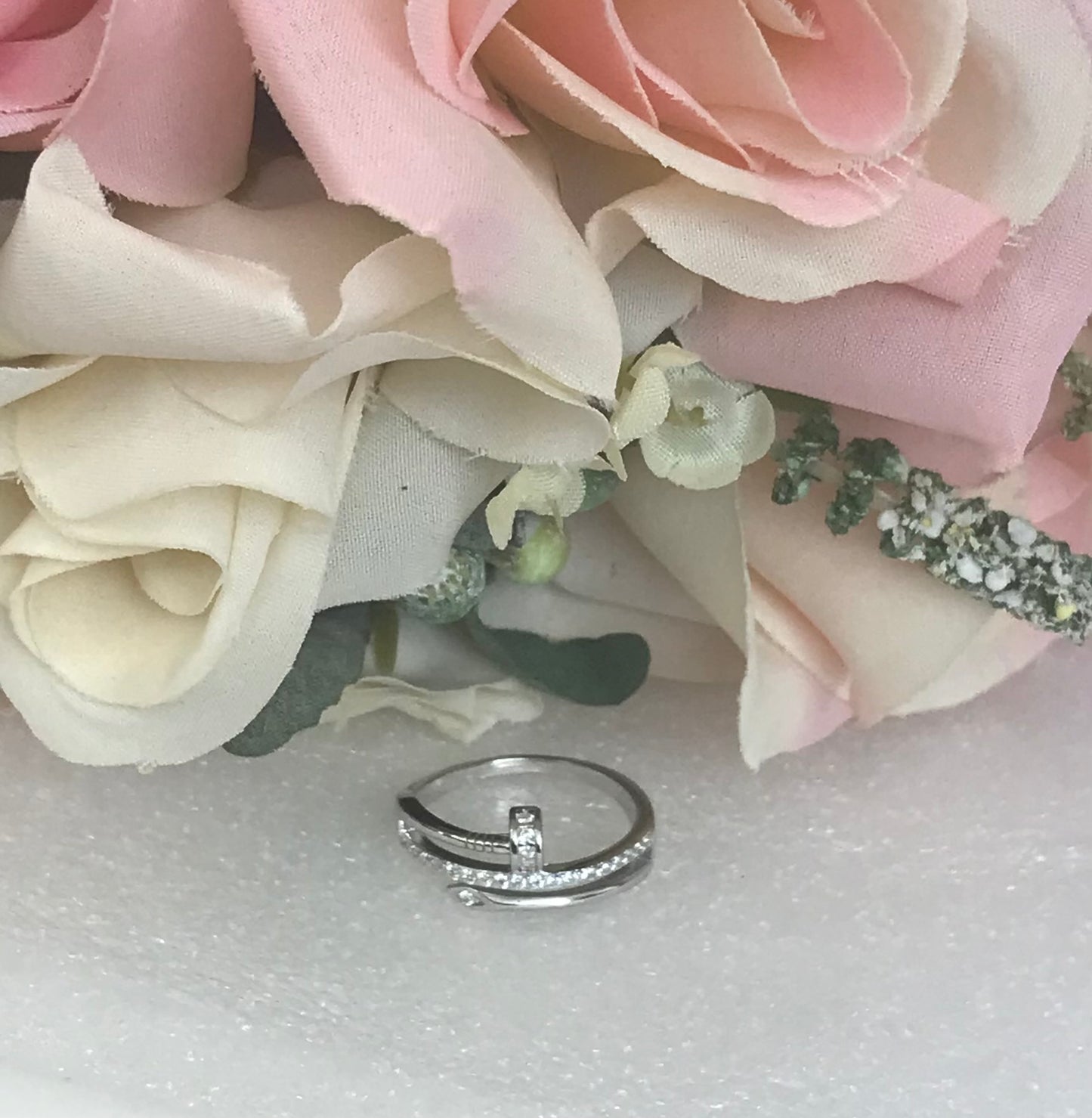 Anillo de Plata 925 con Zirconias tipo Cartier