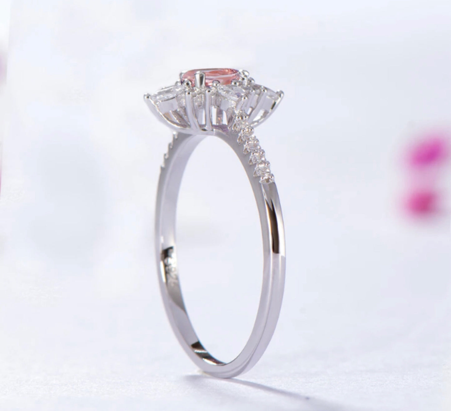 Anillo de Plata 925, con Morganita Rosa y Zirconias
