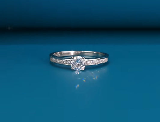 Anillo de Plata 925 con Zirconias