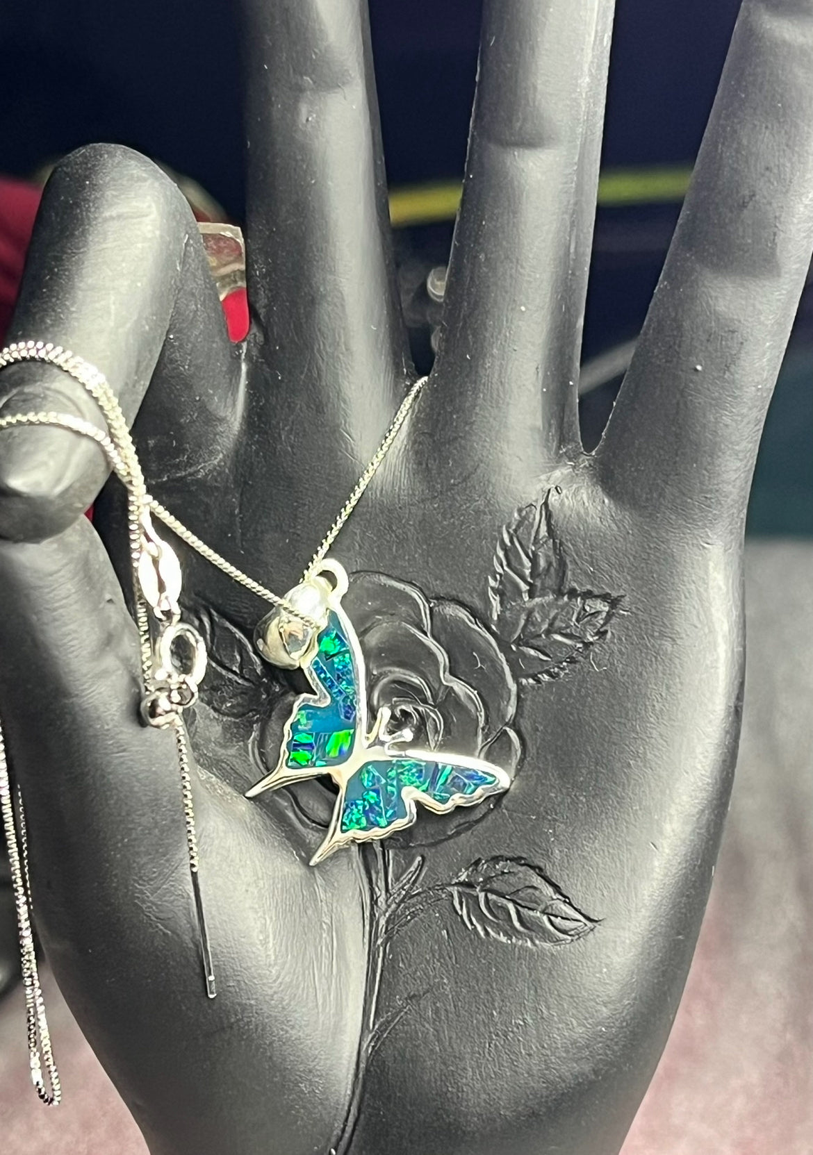 Dije de Plata 925 con Ópalo Natural modelo Mariposa