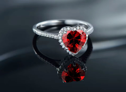Anillo de Plata 925 con Zirconias modelo Corazón
