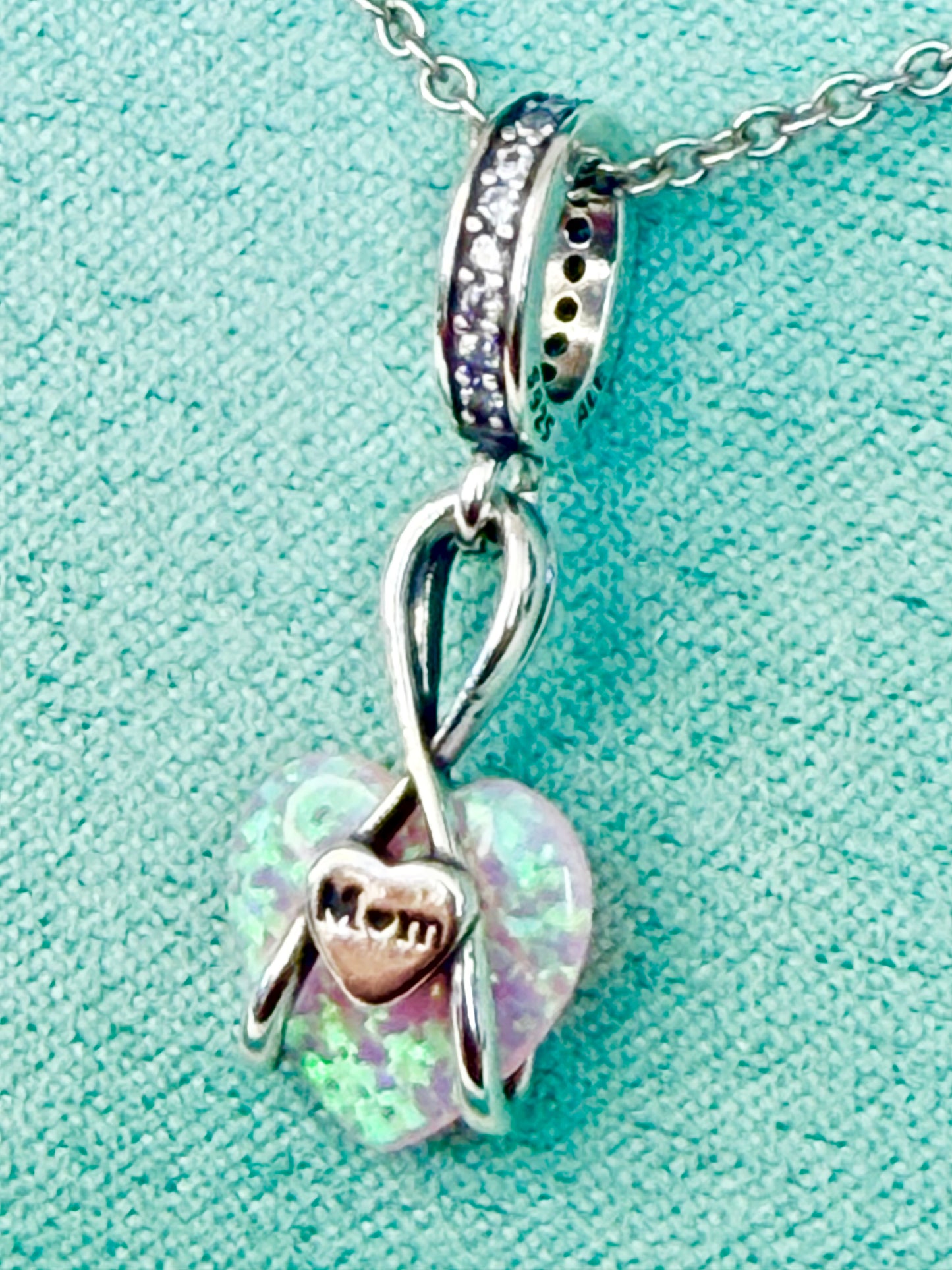 Dije con Cadena en Plata 925 y Ópalo Sintético y Zirconias Modelo Corazón