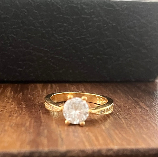 Anillo con 4 Baños de Oro 14k y Zirconias