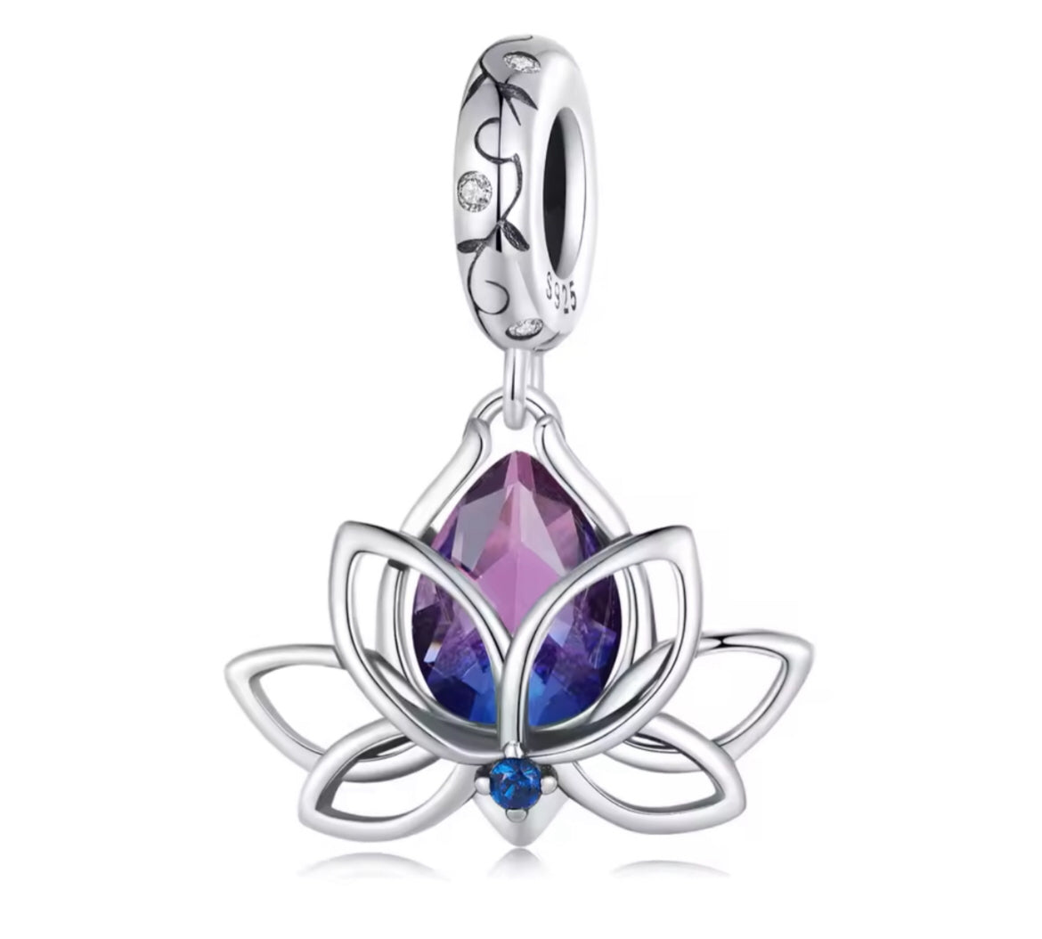 Dije y Cadena de Plata 925 con Cristal y Zirconias, modelo Lotus
