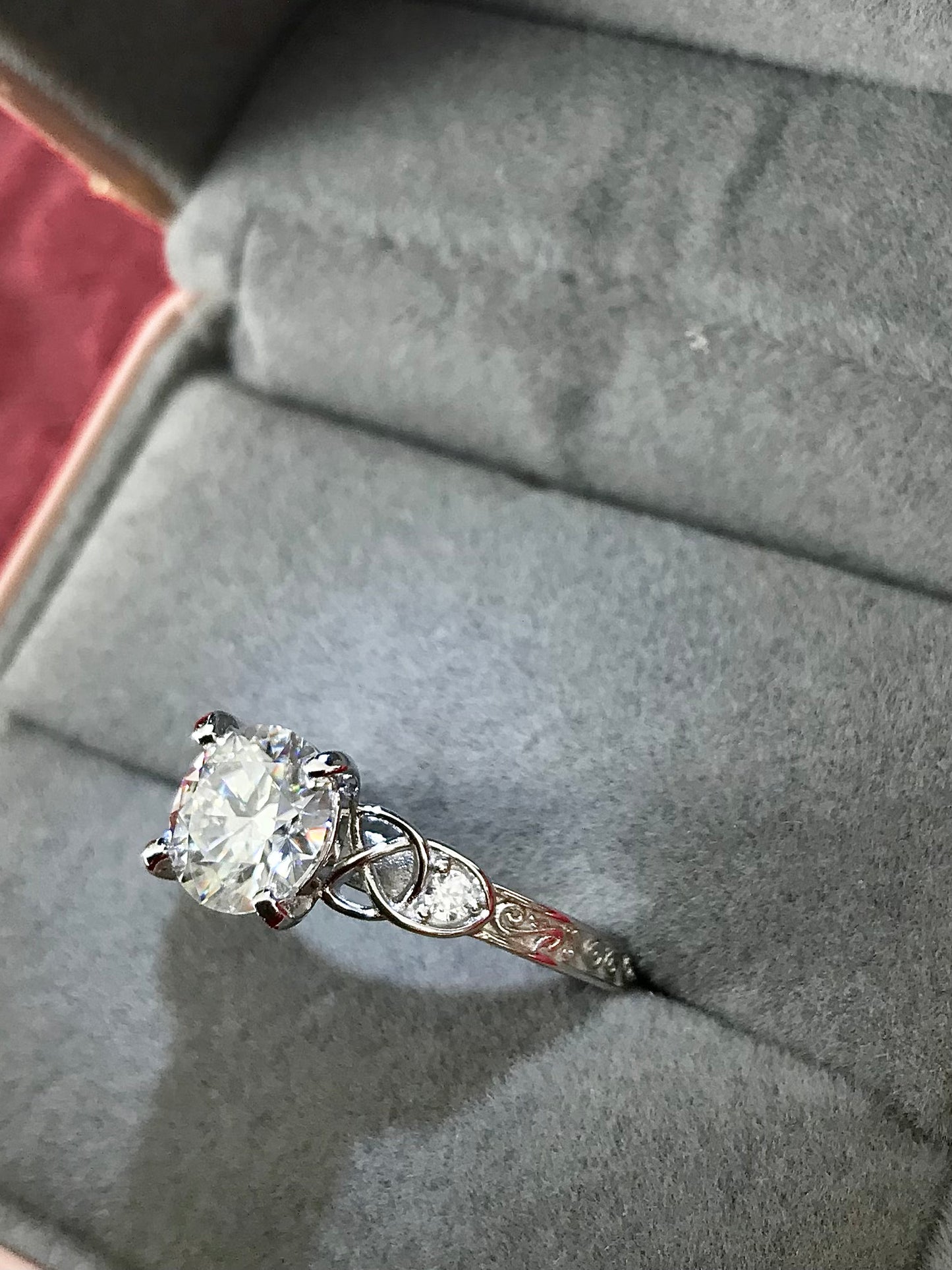 Anillo de Plata 925 con Moissanita Certificada