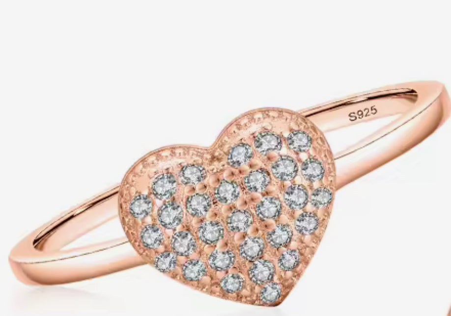 Anillo de Plata 925 con Baño de Oro Rosa y Zirconias modelo Cojín - Corazón