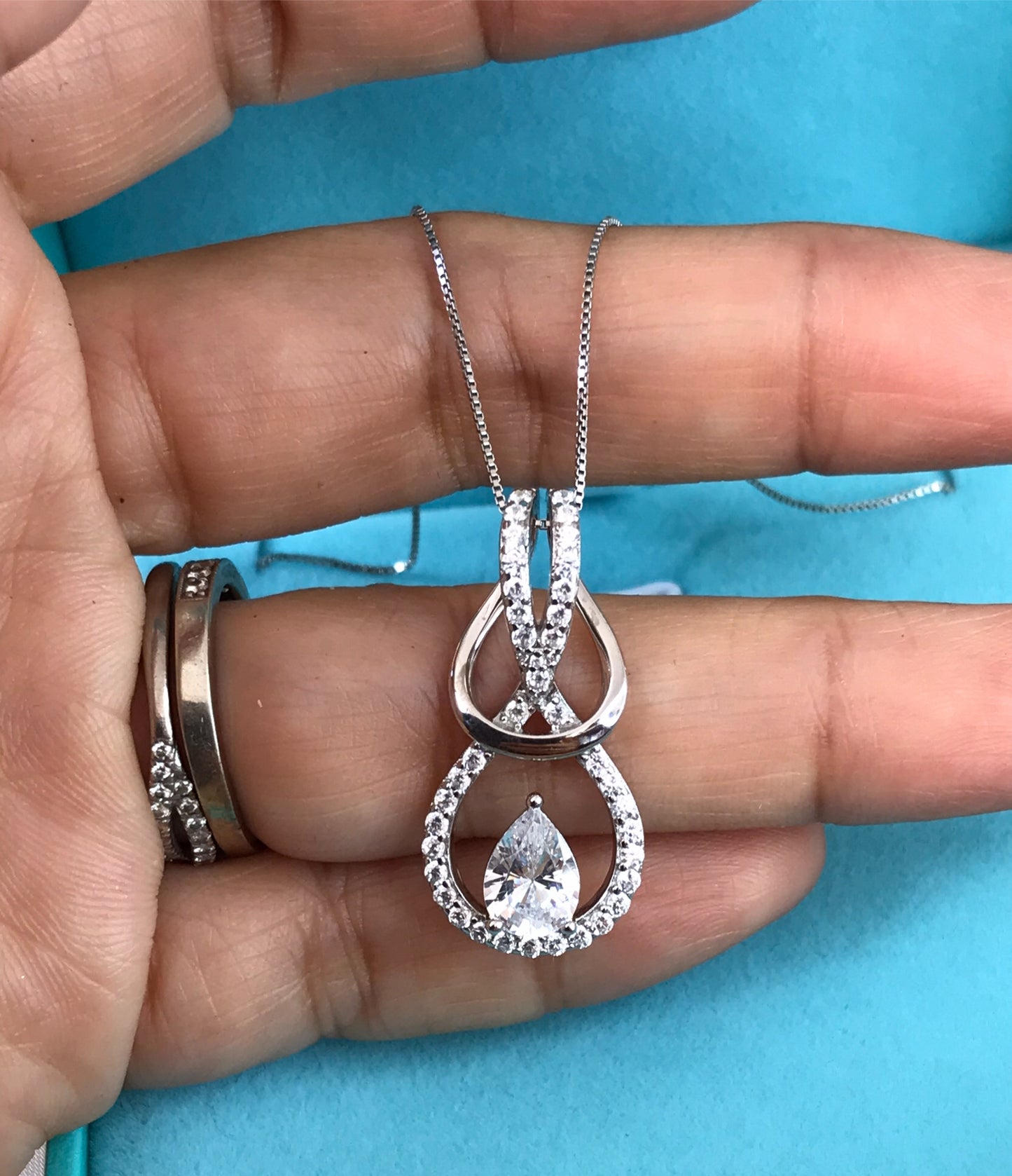 Dije con cadena de Plata 925, modelo Nudo Infinito