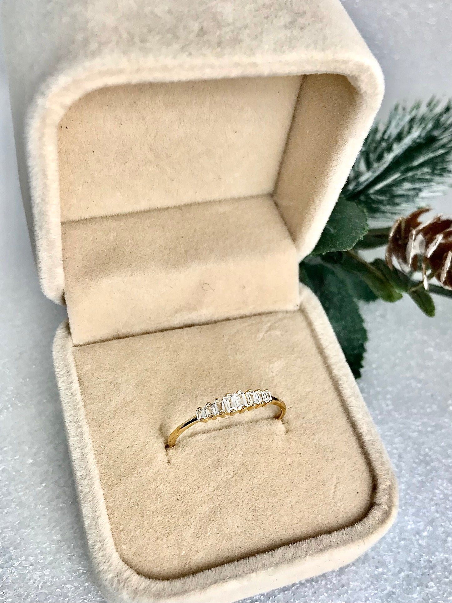 Anillo de Plata 925 bañada con Oro 14k, y ZirconiasLa