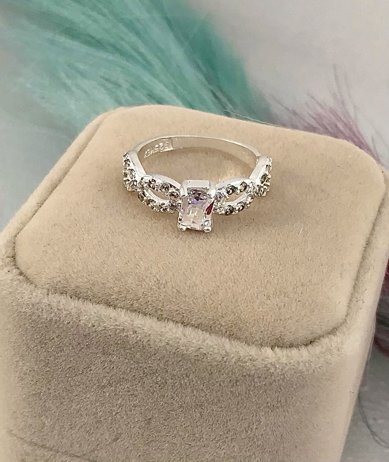 Anillo de Plata 925 con Zirconias