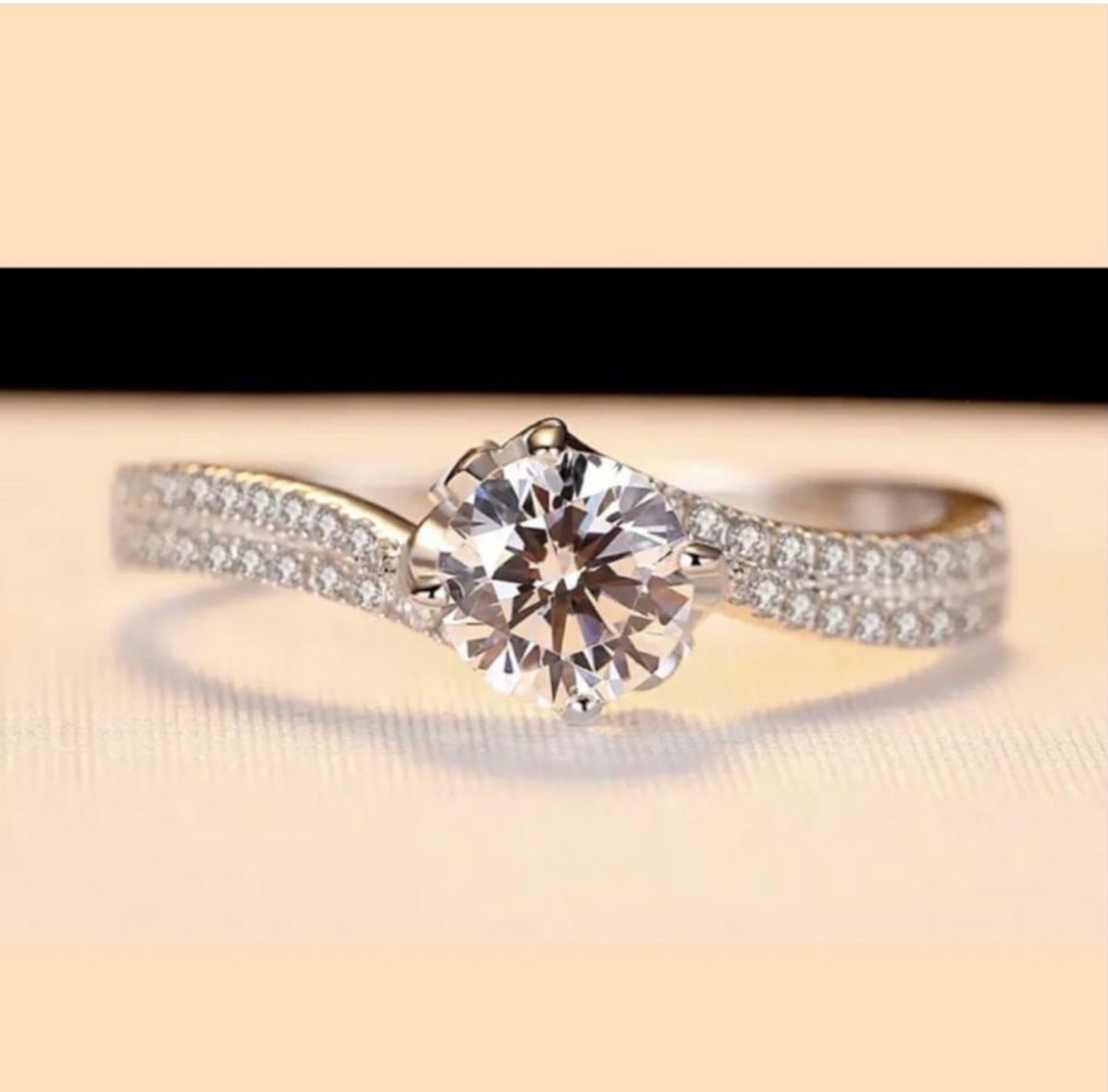 Anillo de Plata 925 con Zirconias