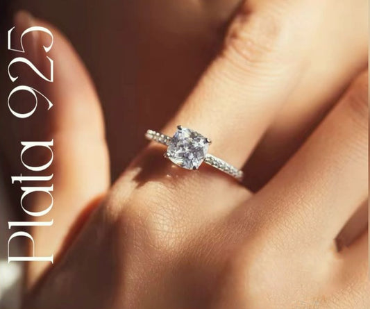 Anillo de Plata 925 con Zirconias