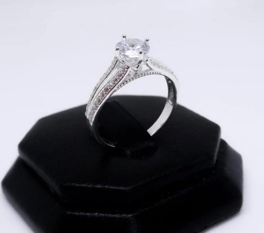 Anillo de Plata 925 con Zirconias