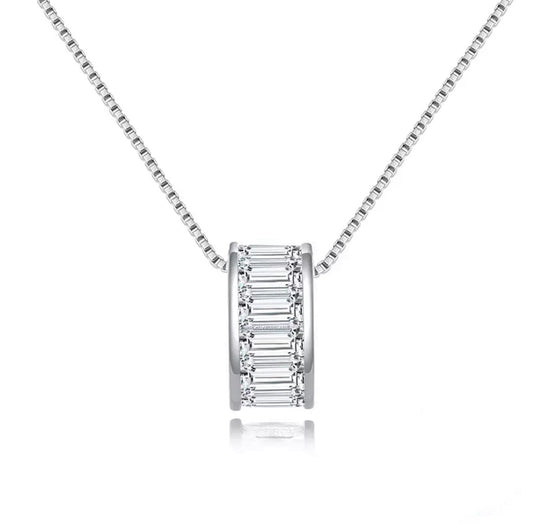 Dije y Cadena de Plata 925 con Baguettes