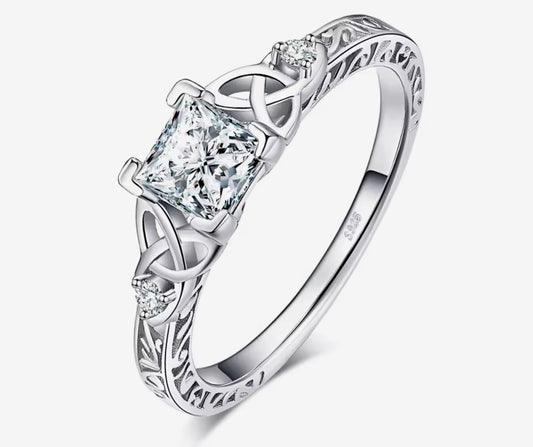 Anillo de Plata 925 con Zirconias modelo Nudos Celta