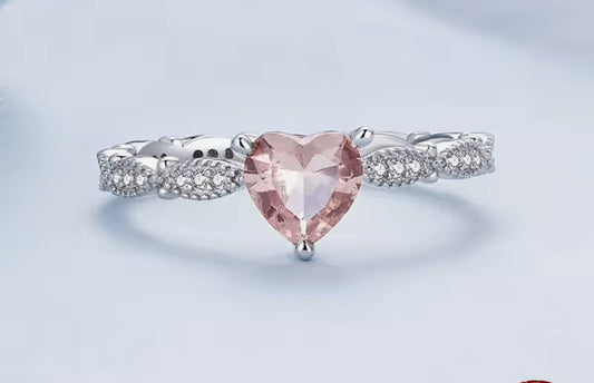 Anillo de Plata 925 con Piedra que Cambia de Color de Acuerdo al Tipo de Luz modelo Corazón