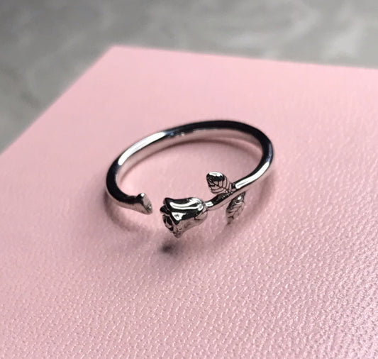 Anillo de Plata modelo Rosa 🌹, Ajustable al Dedo
