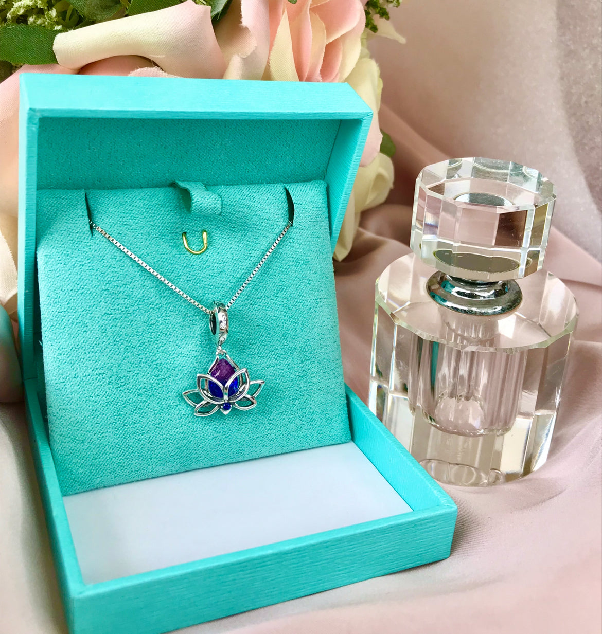 Dije y Cadena de Plata 925 con Cristal y Zirconias, modelo Lotus
