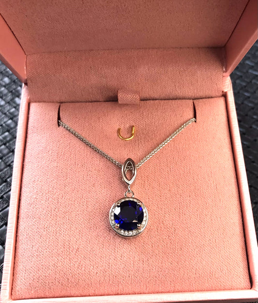 Dije y Cadena de Plata 925 con Zirconias