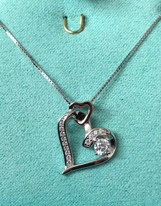 Dije de Plata 925 con Zirconias, modelo Corazón