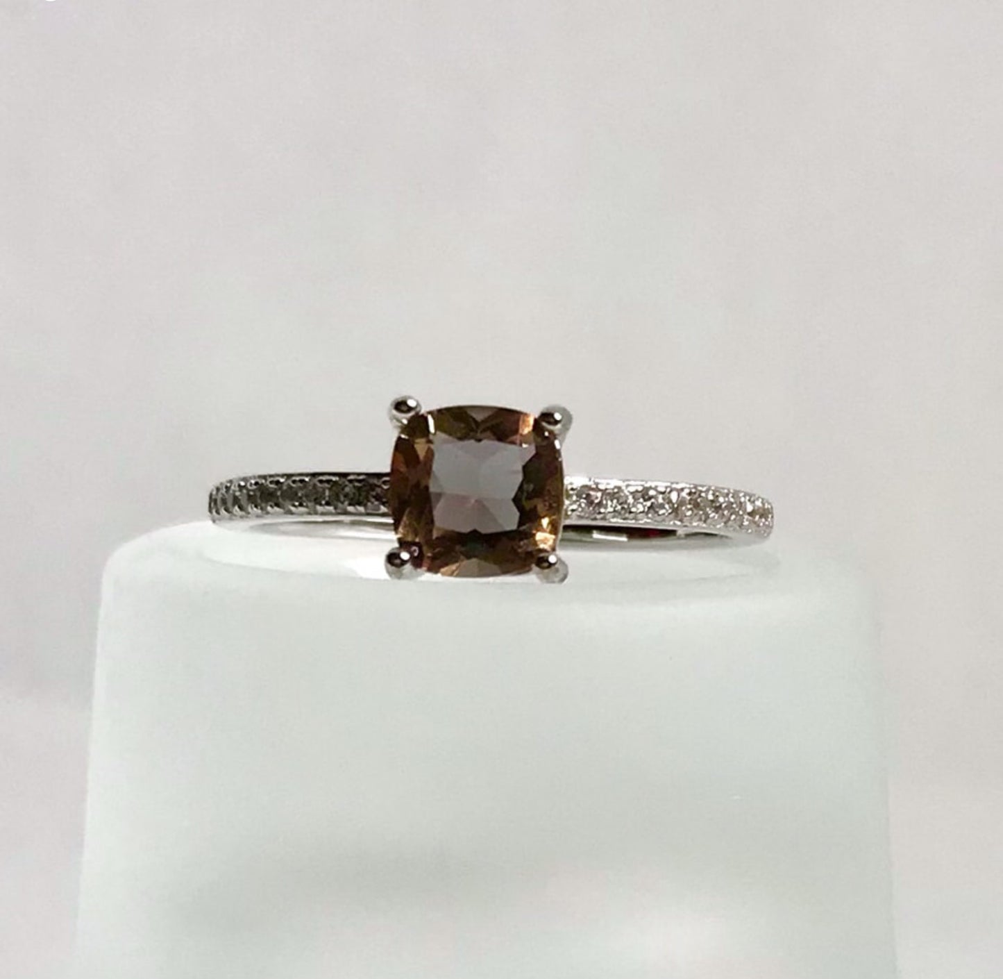 Anillo de Plata 925 con Sultanita y Zirconias