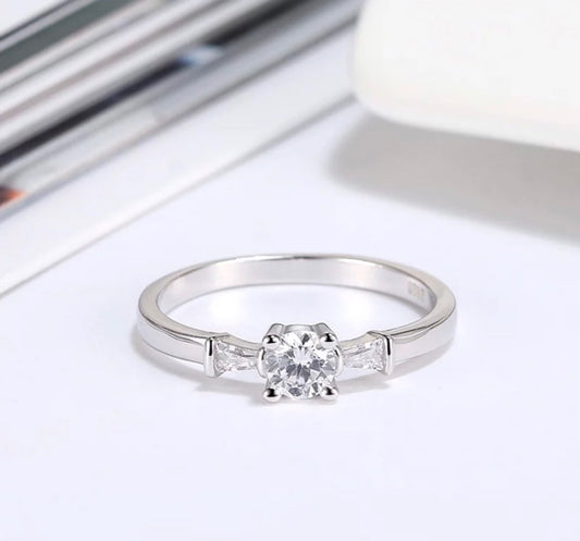 Anillo de Plata 925 con Zirconias