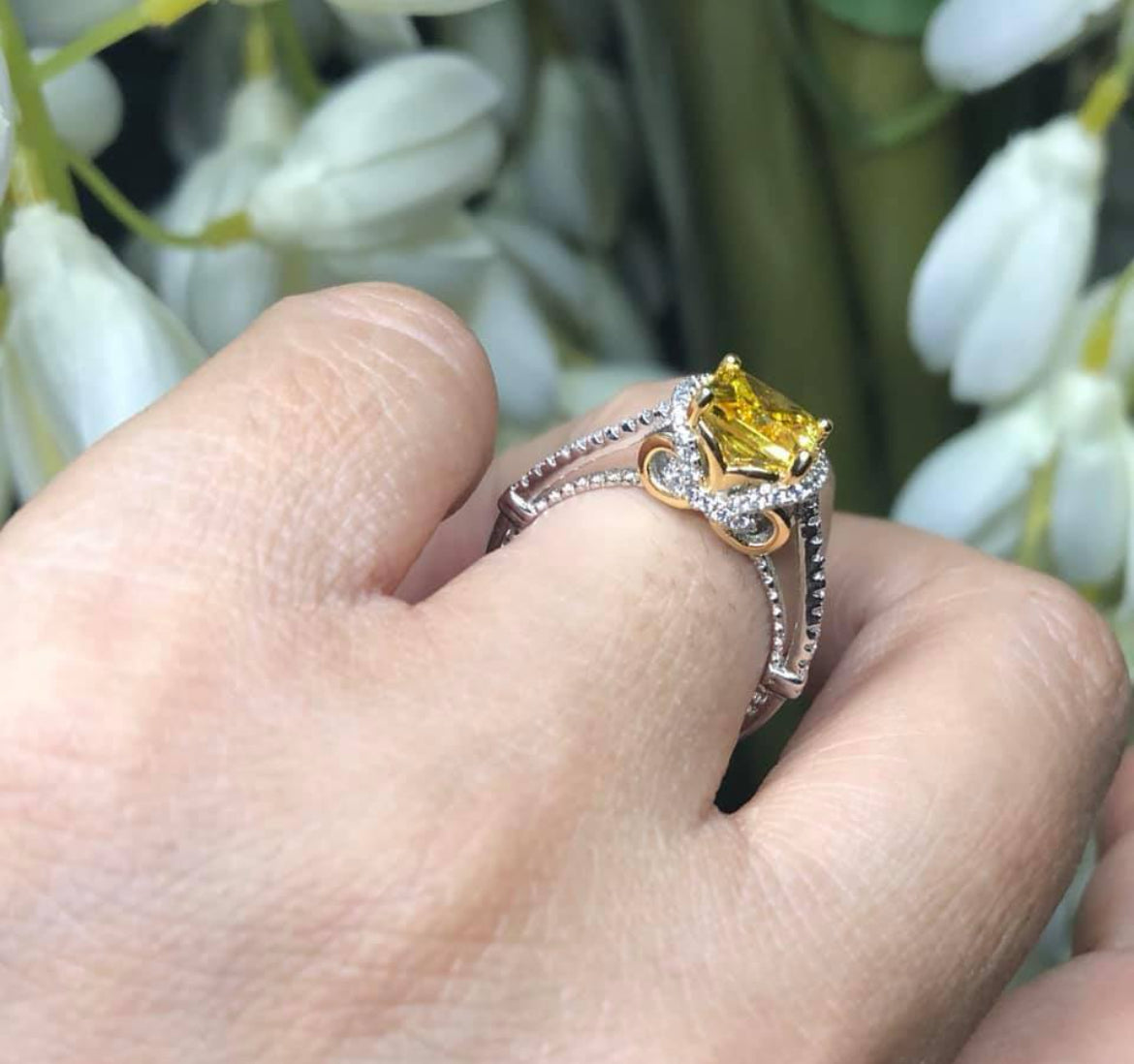 Anillo de Plata 925 con Citrino y Zirconias