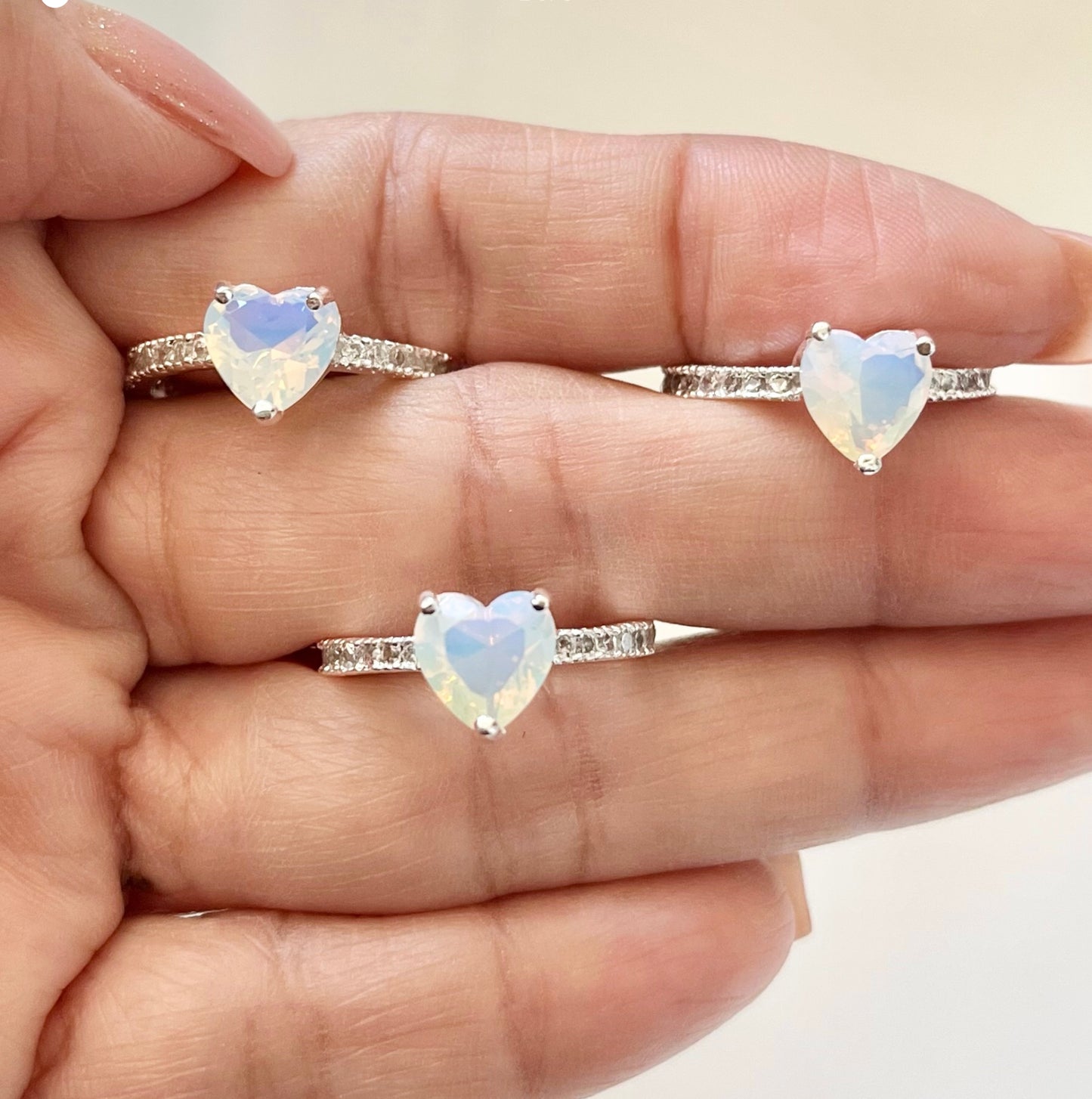 Anillo de Plata 925 con Piedra Luna modelo Corazón