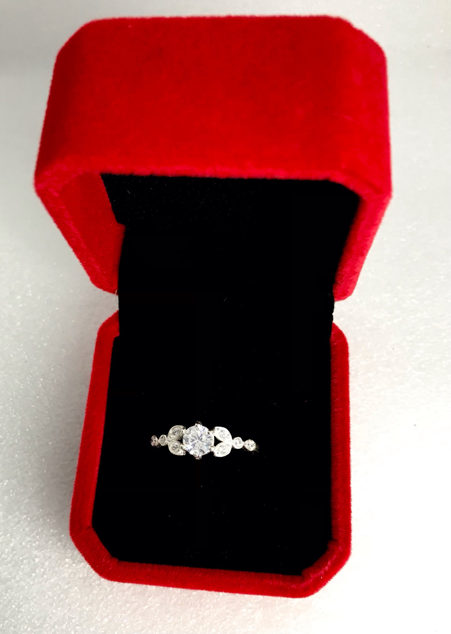 Anillo de Plata 925 con Zirconias