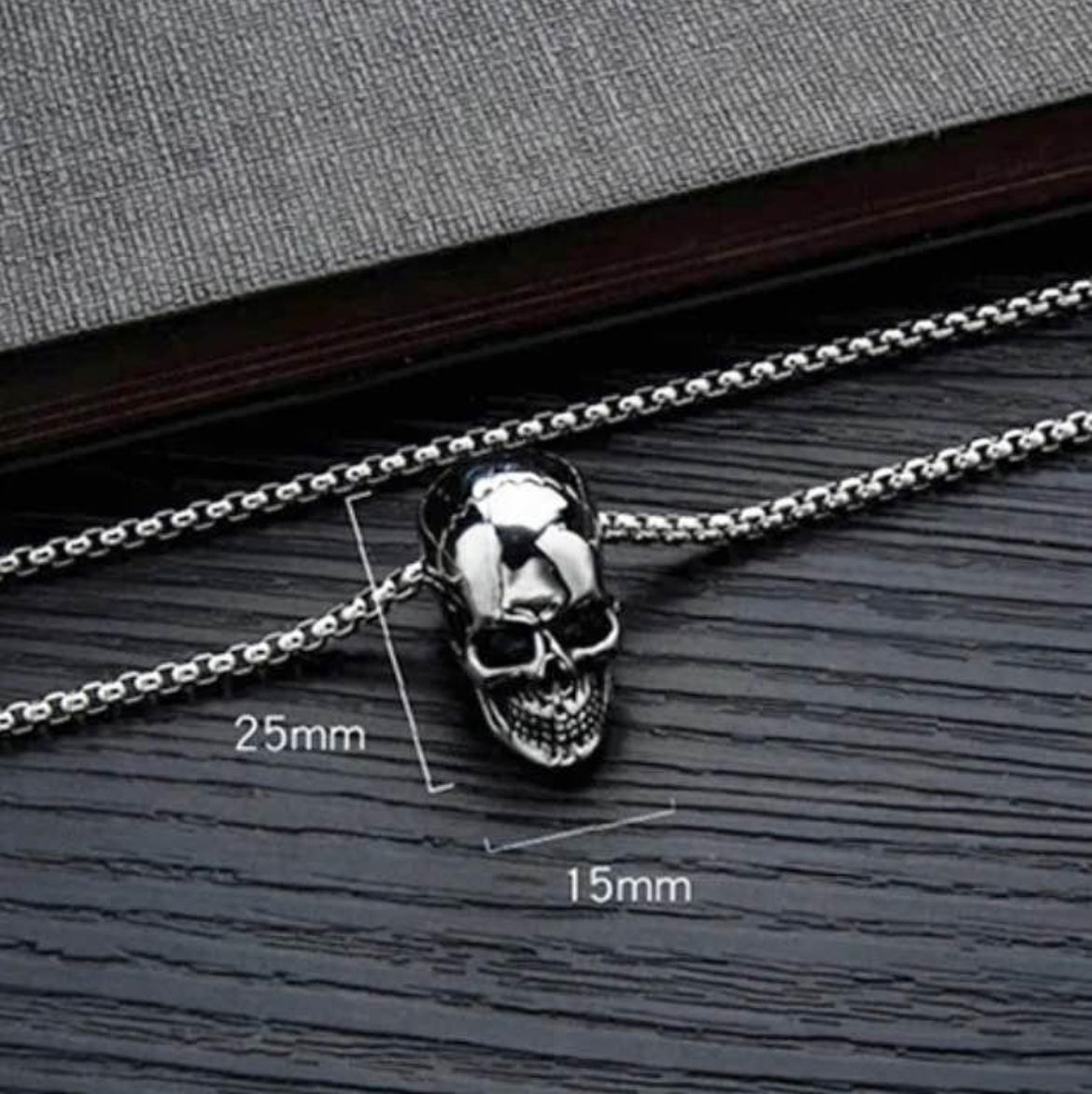 Cadena y Dije de Acero Inoxidable modelo Calaca