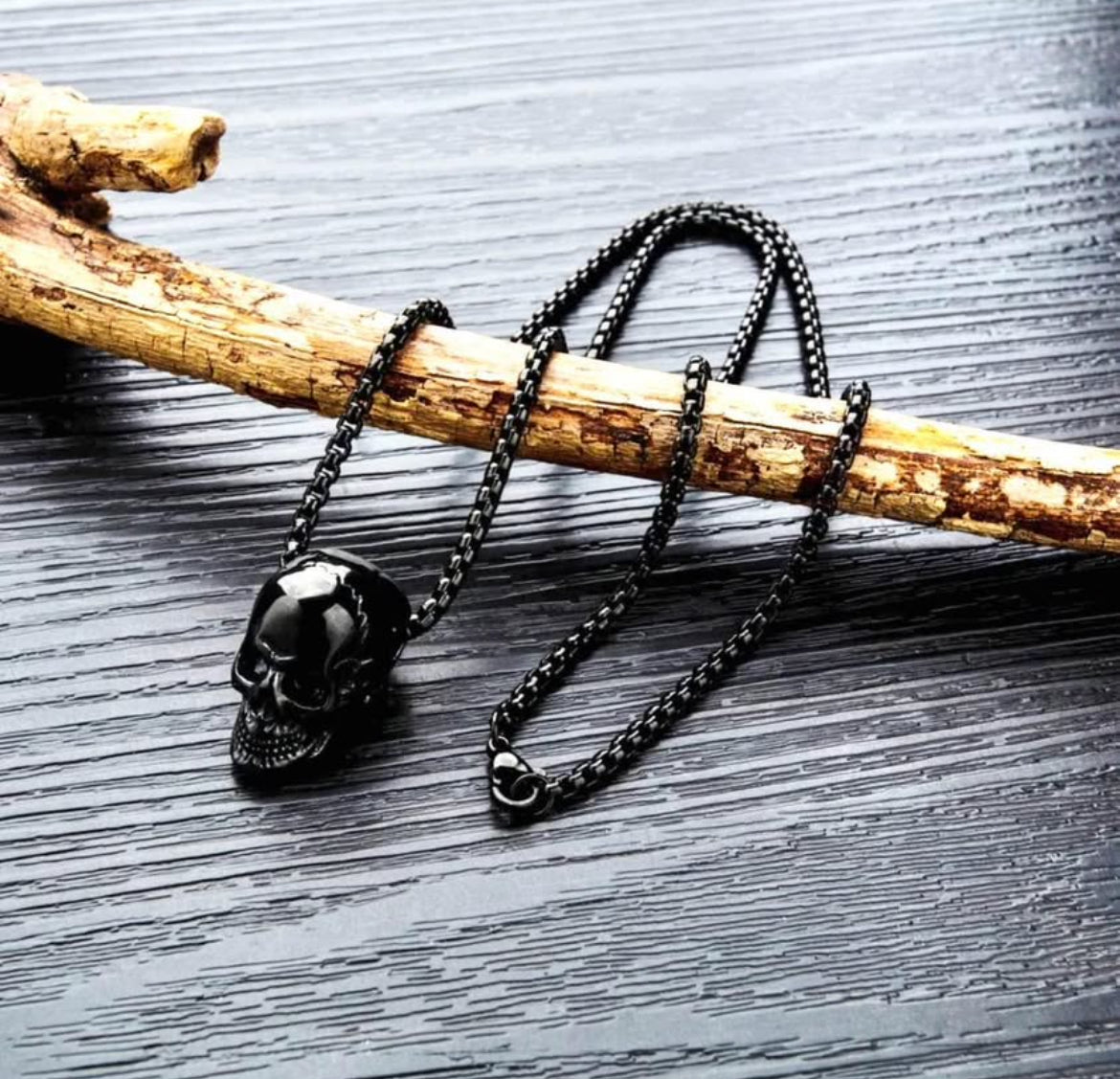 Cadena y Dije de Acero Inoxidable modelo Calaca