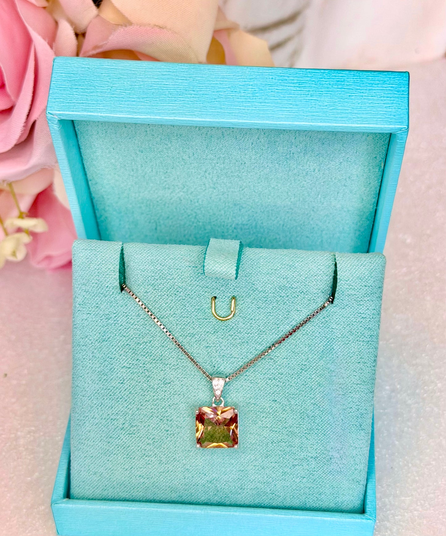 Dije de Sultanita y Zirconias con Cadena Ajustable, de Plata 925