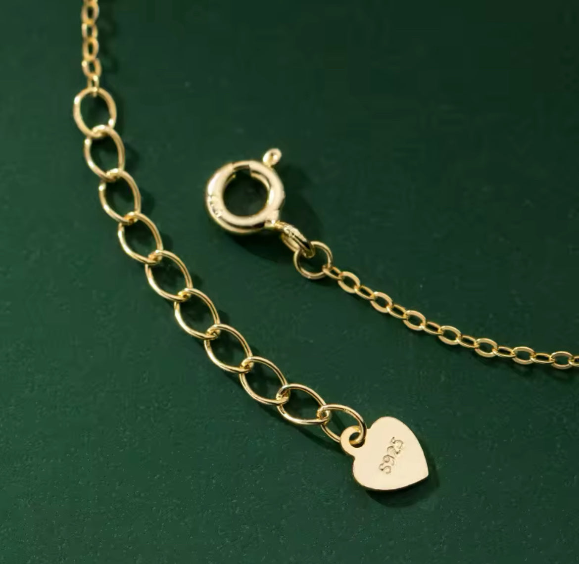 Pulsera de Plata 925 con Baño de Oro 14k y Zirconias, modelo Corazones