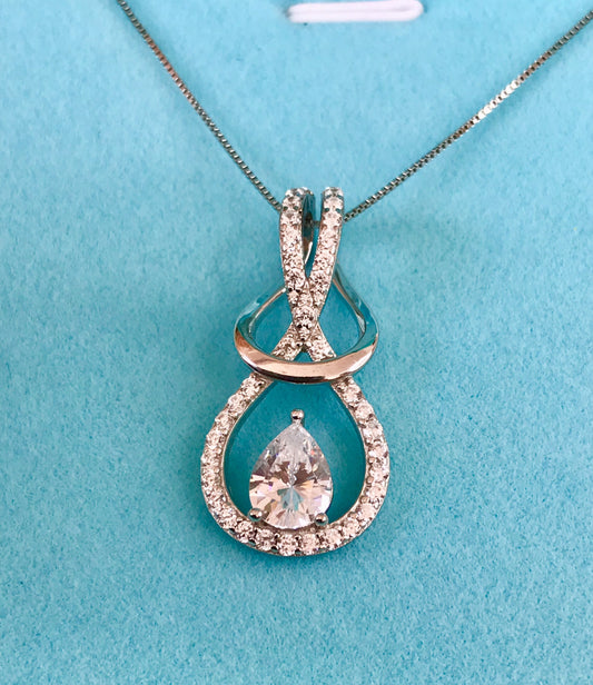 Dije con cadena de Plata 925, modelo Nudo Infinito