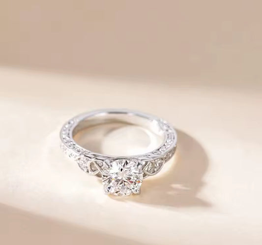 Anillo de Plata 925 con Moissanita Certificada