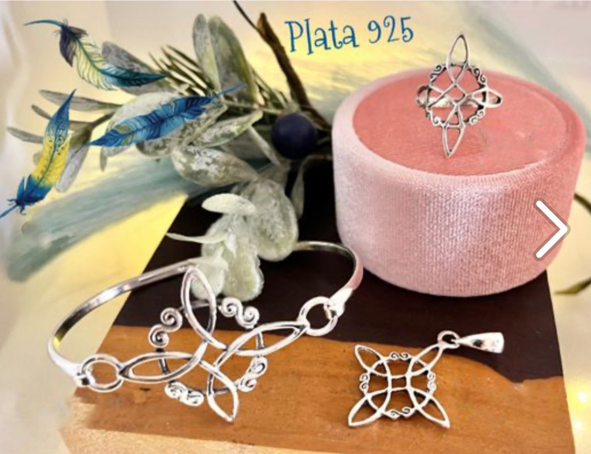 Dije de Plata 925, modelo Nudo de Bruja